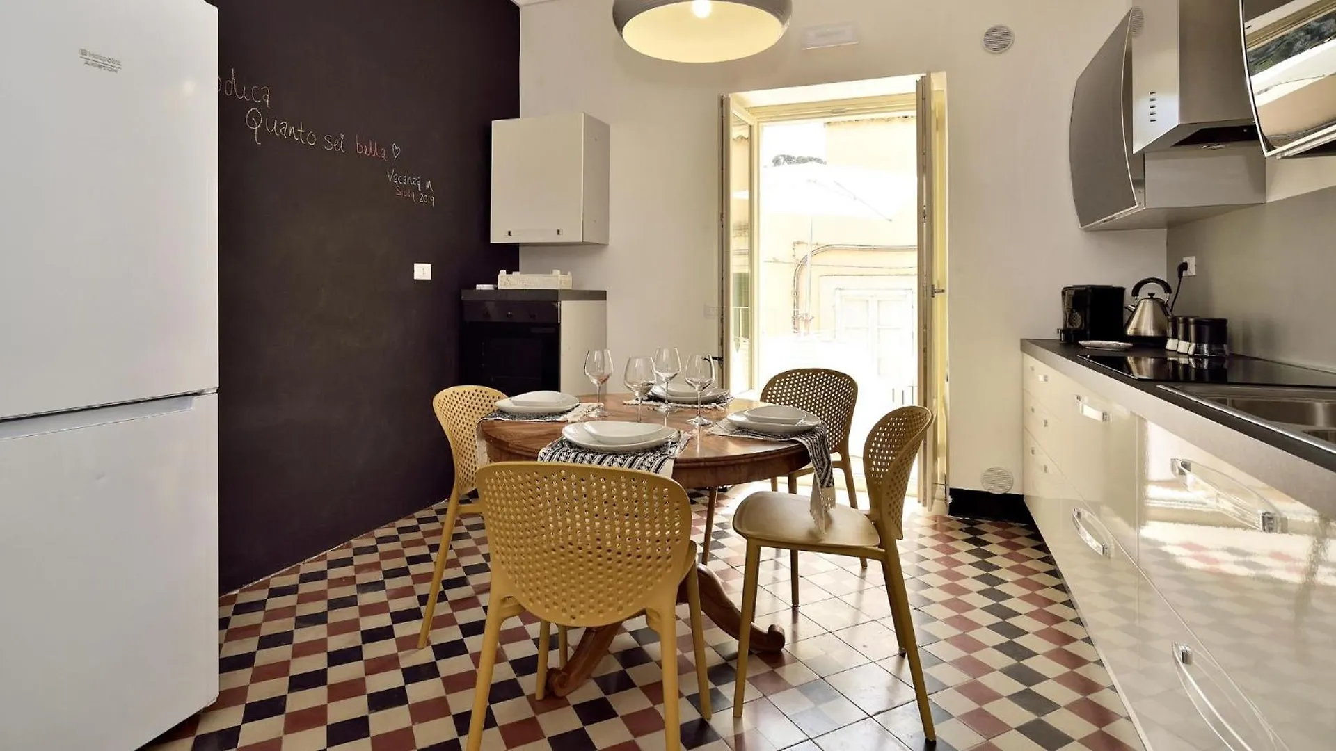 Domus Sbircio Modica Apartment