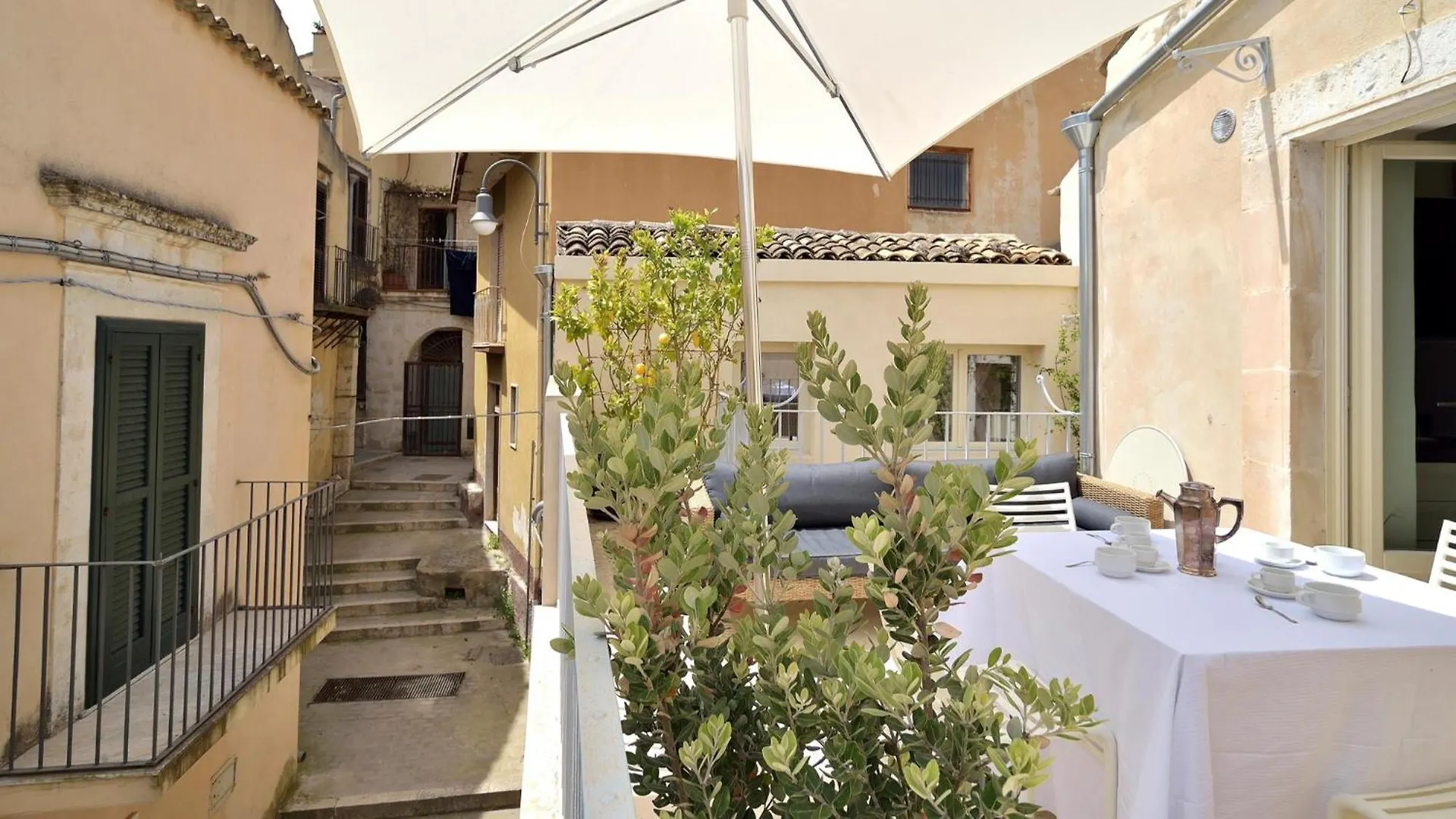 Domus Sbircio Modica Apartment